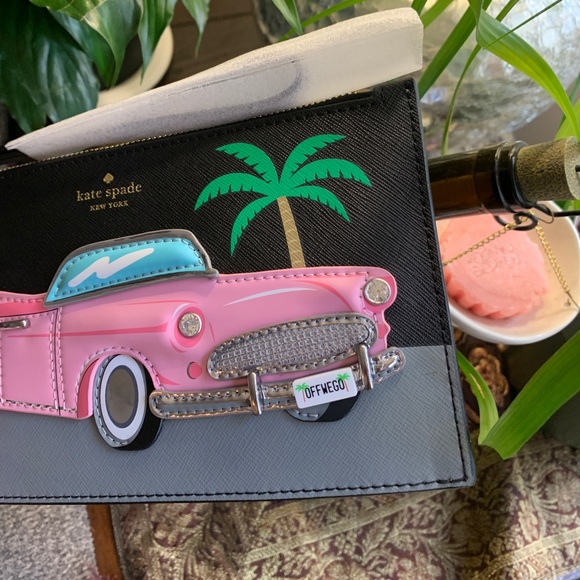 SOLD⛔️Authentic Kate Spade L.edition car Lg Wristlet - Picture 9 of 10